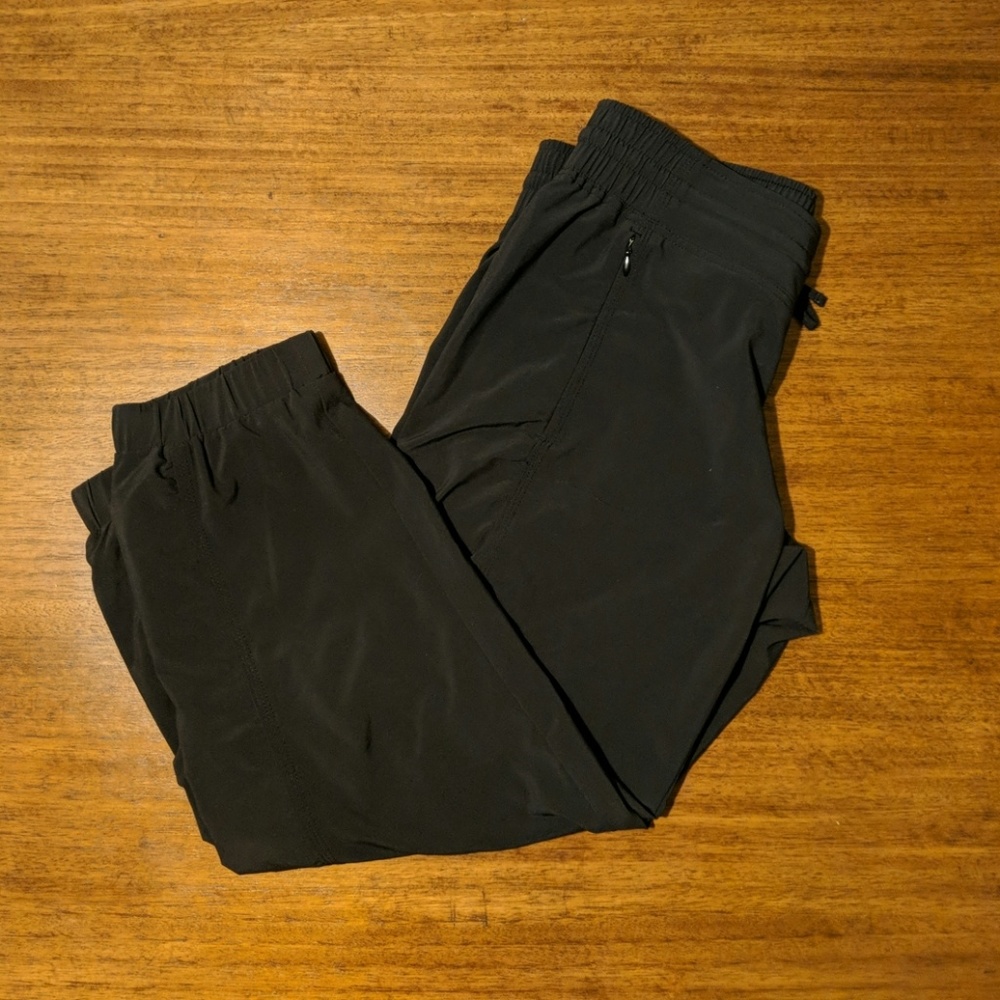 Athleta capri jogger pant